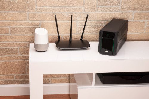 APC Easy UPS sistema de alimentación ininterrumpida (UPS) Línea interactiva 0,9 kVA 480 W 4 salidas AC - Imagen 3