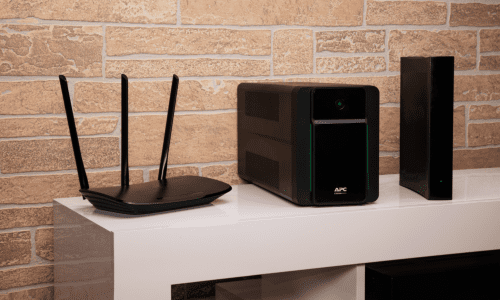 APC BX1600MI-GR sistema de alimentación ininterrumpida (UPS) Línea interactiva 1,6 kVA 900 W 4 salidas AC - Imagen 3