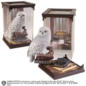 0849421003364 | P/N: NN7542 | Cod. Artículo: DSP0000006928 Figura the noble collection harry potter criaturas magicas hedwig