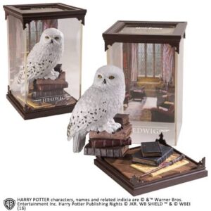 0849421003364 | P/N: NN7542 | Cod. Artículo: DSP0000006928 Figura the noble collection harry potter criaturas magicas hedwig