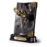 849421002367 | P/N: NN7271 | Cod. Artículo: MGS0000016660 Réplica the noble collection harry potter diario tom riddle con colmillo de basilisco